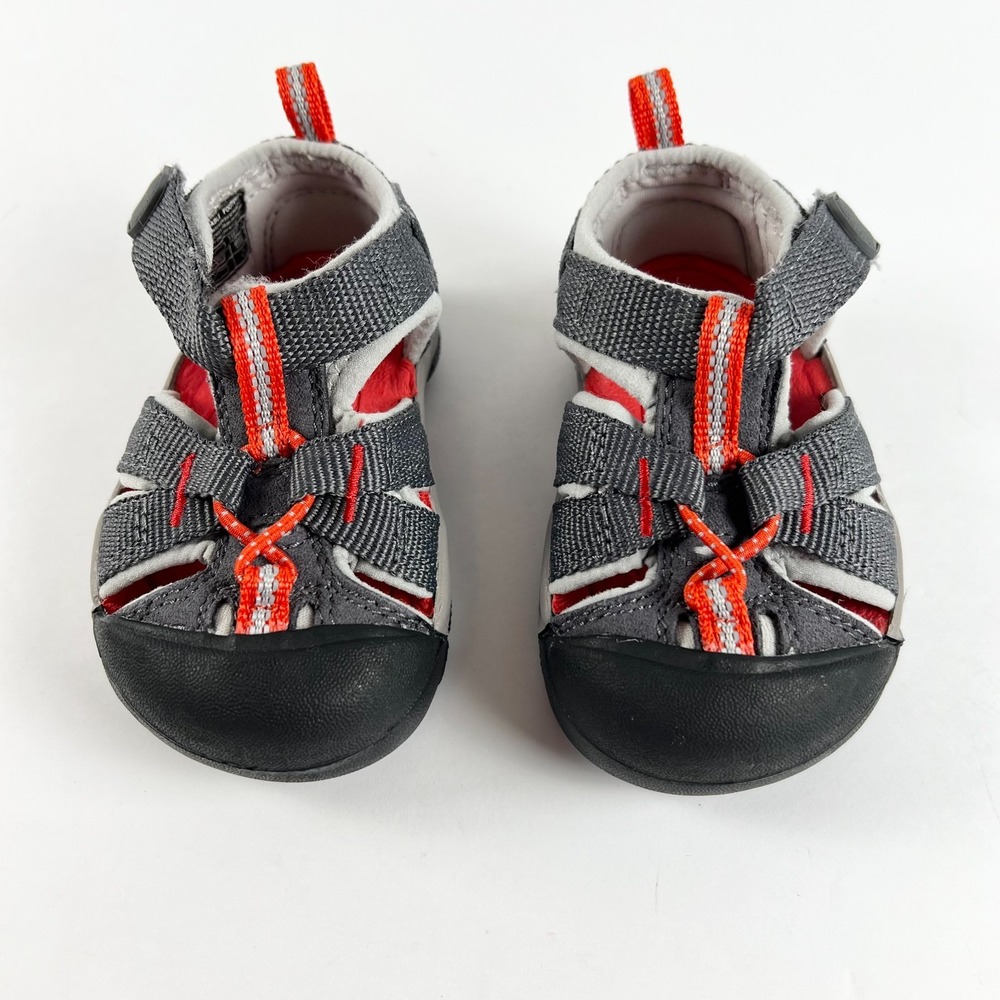 KEEN Seacamp Waterproof Sandal Boy Size 4 Youth Gray Red‎ Hook and Loop Closure